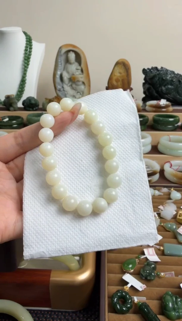 颈饰未镶嵌和田玉手串10mm