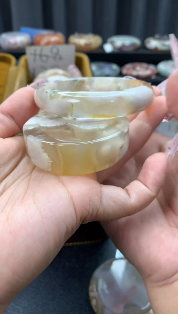 未镶嵌手镯石英质玉（57圈口）赠送镯心