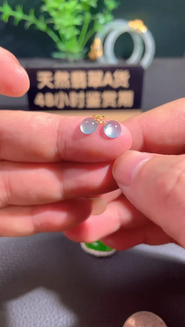 翡翠18K金镶嵌颈饰翡翠