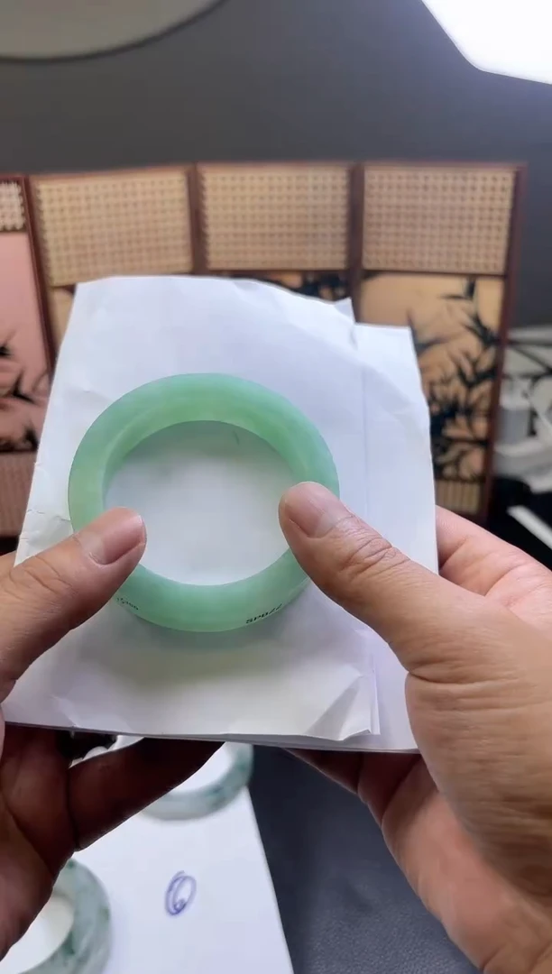 未镶嵌手镯定制翡翠墩**儿手镯定制