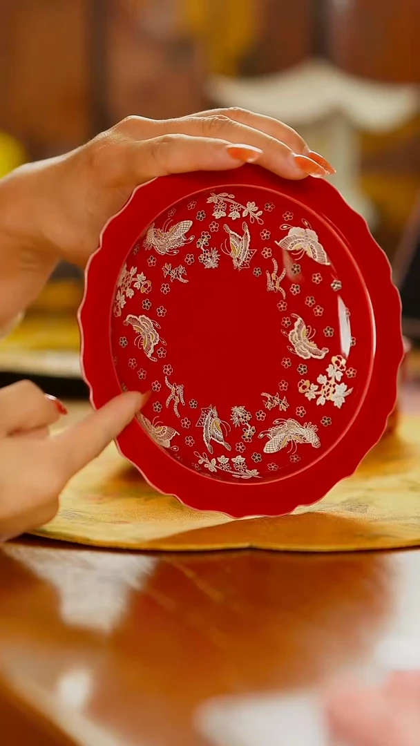 洒红壶承银蝴蝶