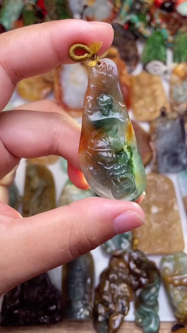 颈饰未镶嵌翡翠1