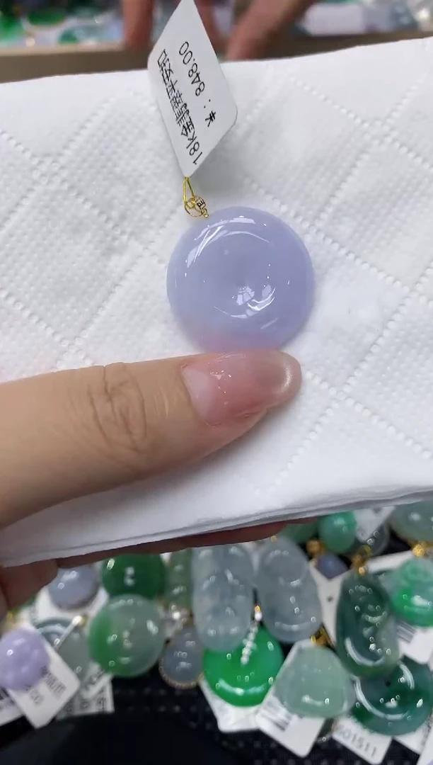 翡翠18K金镶嵌颈饰111111111