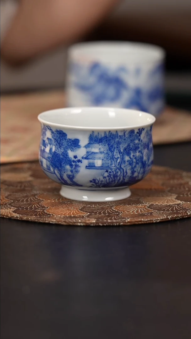 【闪购商品】杯看山柴窑青花山水