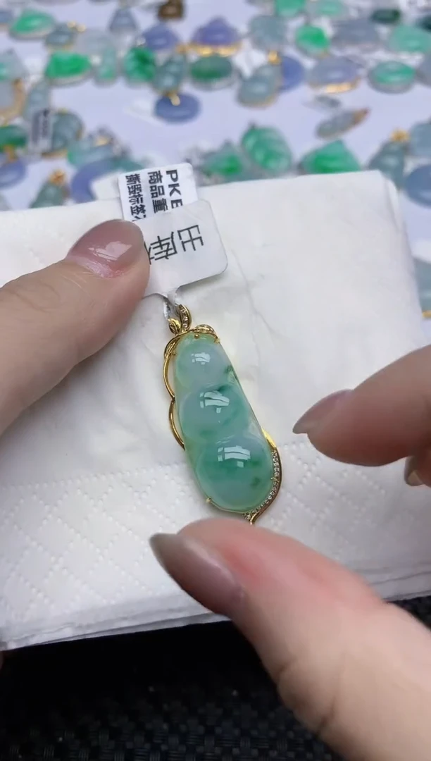 【闪购商品】翡翠颈饰18K金镶嵌天然翡翠A货