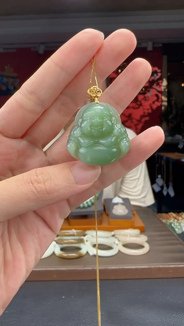 颈饰18K金镶嵌和田玉碧玉粉青佛公