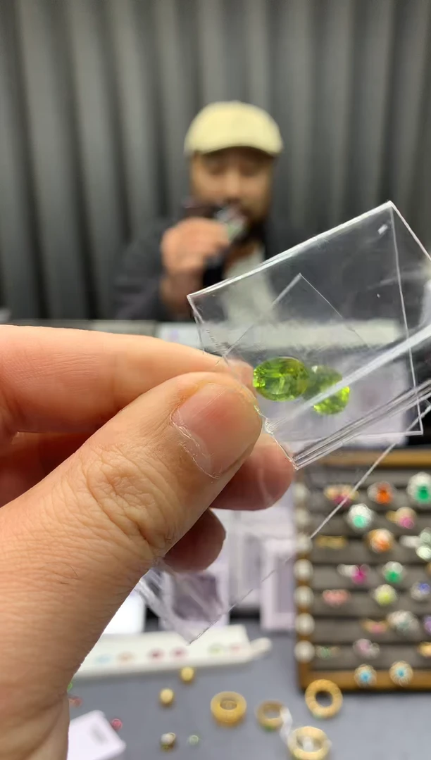 未镶嵌裸石橄榄石水滴 多样性发货一粒