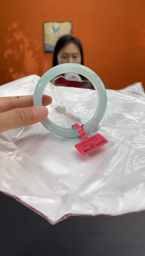 未镶嵌手镯翡翠8