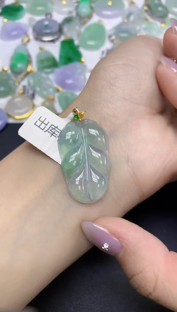 颈饰18K金镶嵌翡翠天然缅甸翡翠A货多样性发一件