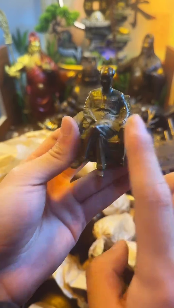 潼潼古铜只卖真铜！（坐伟人）