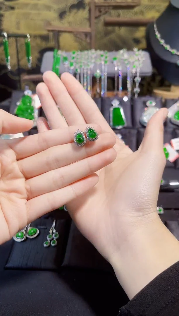 【闪购商品】翡翠耳饰银S925镶嵌葫芦耳钉