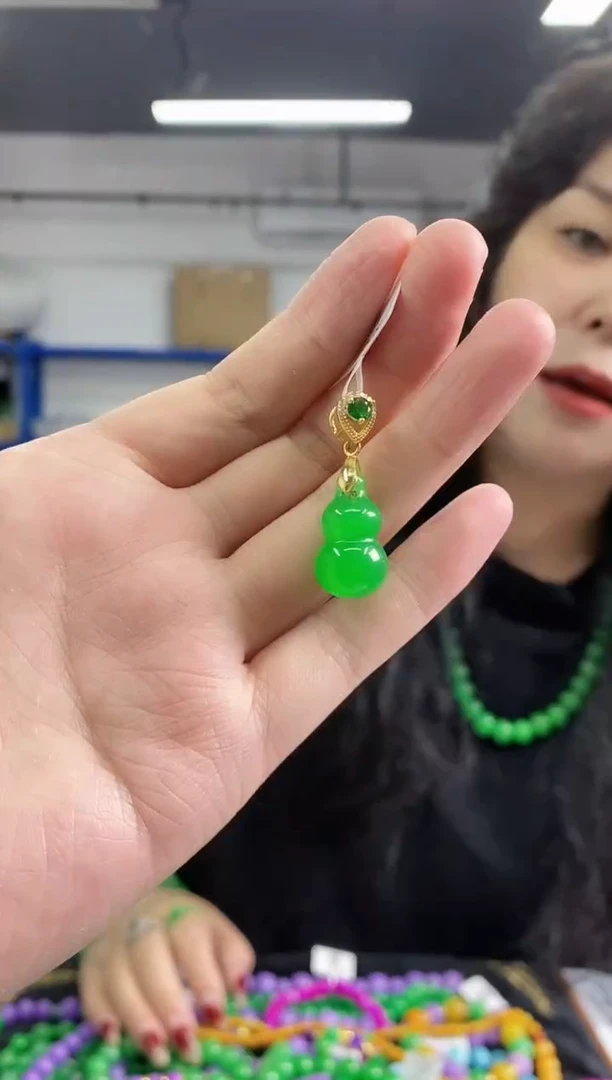 翡翠未镶嵌吊坠(不含链)多样性发其一颜色微差