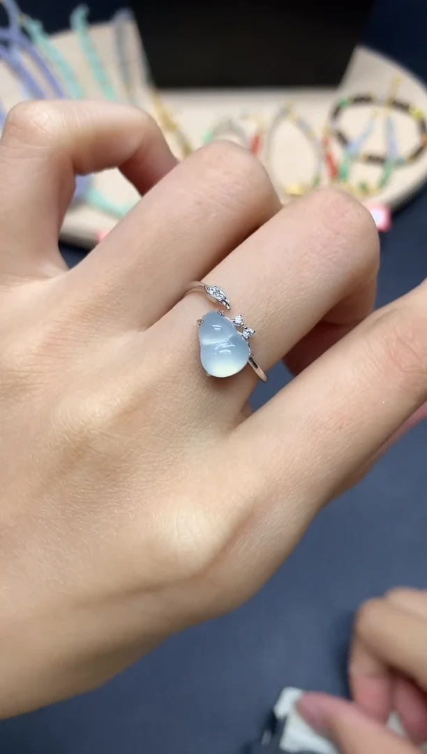 翡翠戒指银S925镶嵌葫芦【无服务费】