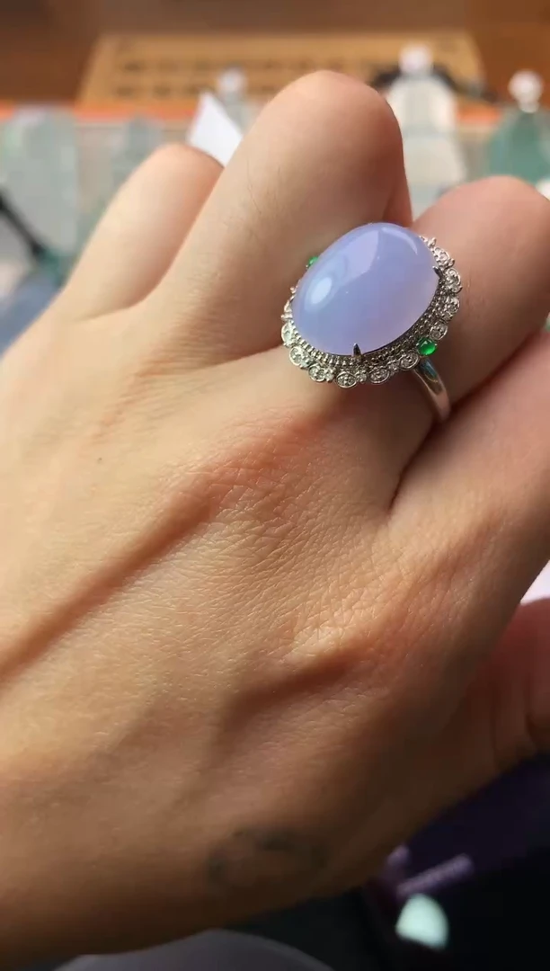 翡翠戒指18K金镶嵌蛋面