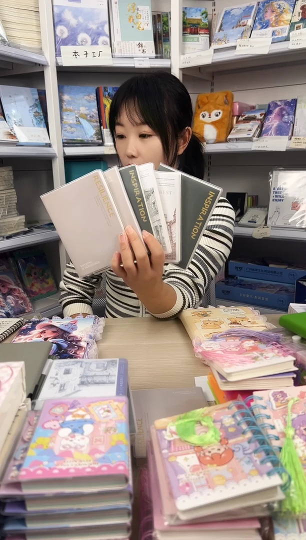 64K(A6)横线胶套本EVE材质内页横线-84张-封面随机12.8元10本