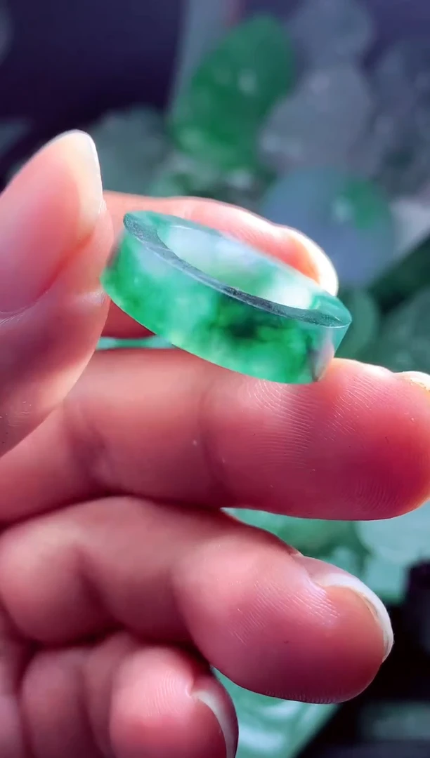 未镶嵌定制翡翠糖**?翡翠毛货定制