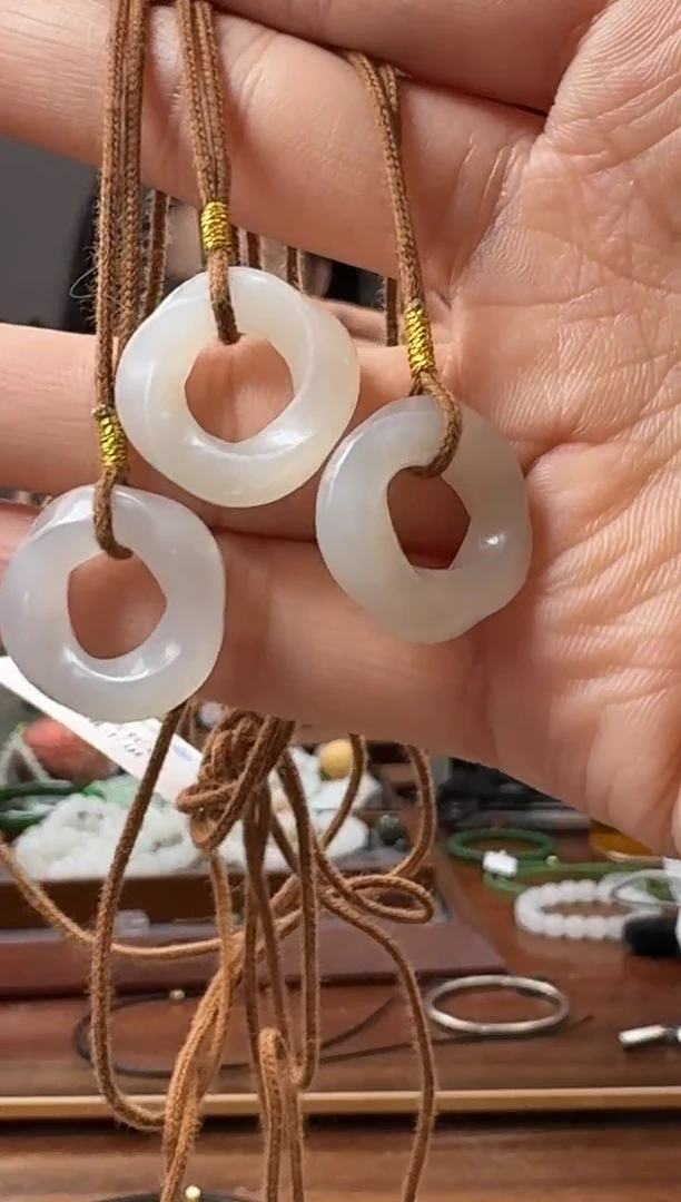 颈饰未镶嵌和田玉莫比乌斯-多样性发其一-有裂