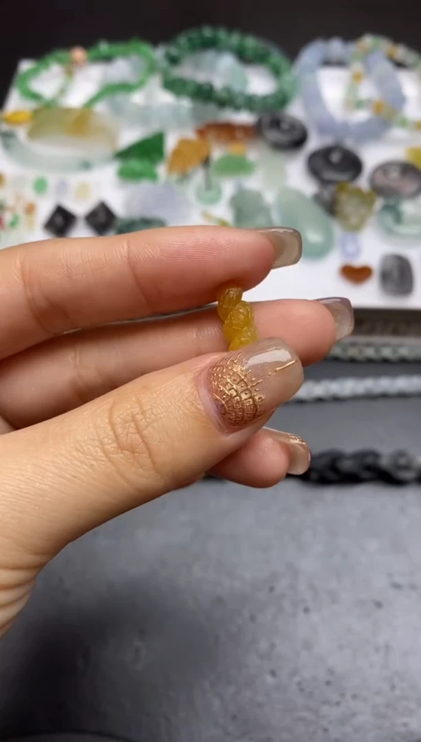 【闪购商品】定制翡翠未镶嵌翡翠毛货~