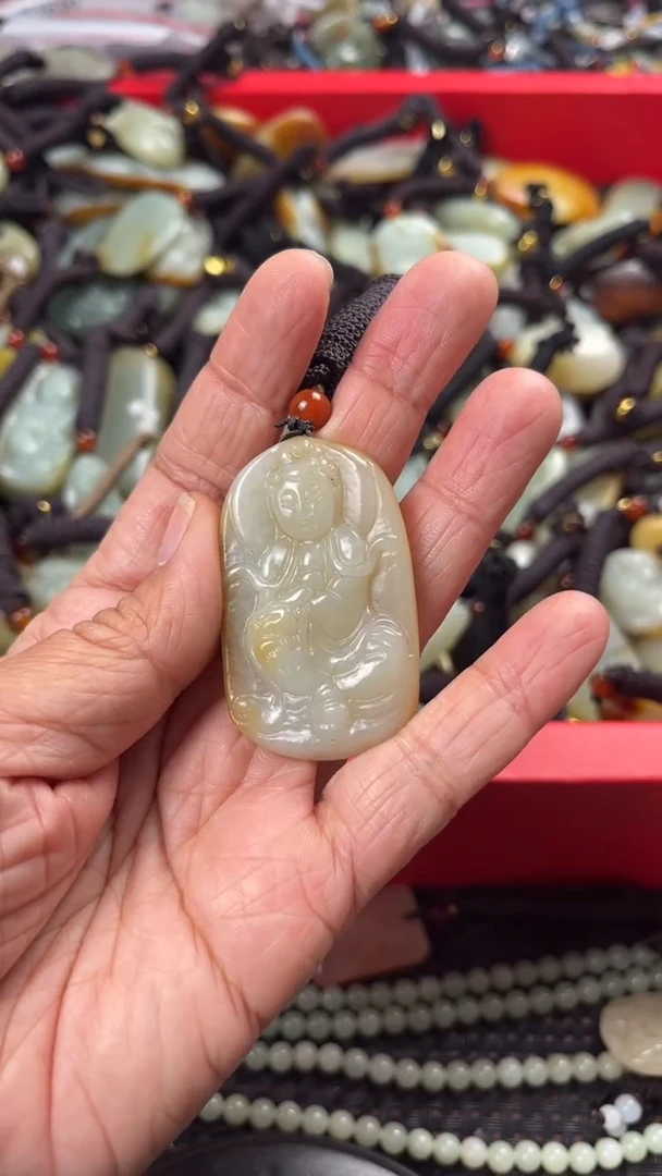 【闪购商品】和田玉颈饰未镶嵌多样性发货没有证书拍一发一有瑕