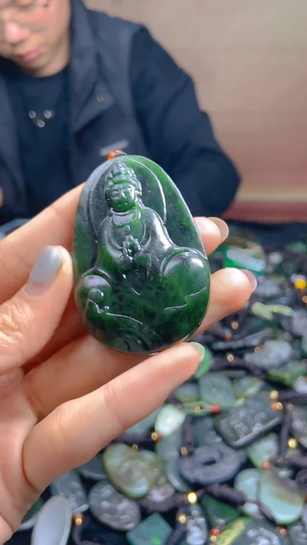 颈饰未镶嵌和田玉1