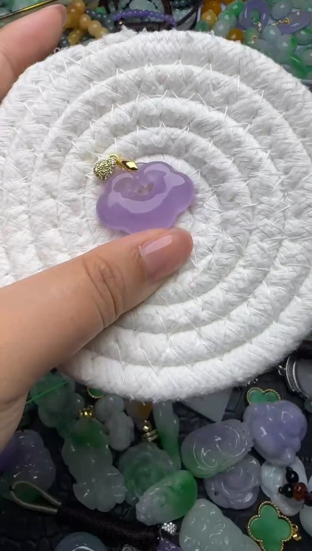 颈饰未镶嵌翡翠缅甸翡翠吊坠
