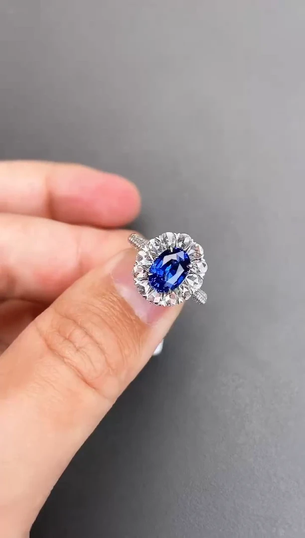 戒指蓝宝石18K金镶嵌1.74ct/皇家蓝/双十一清货价