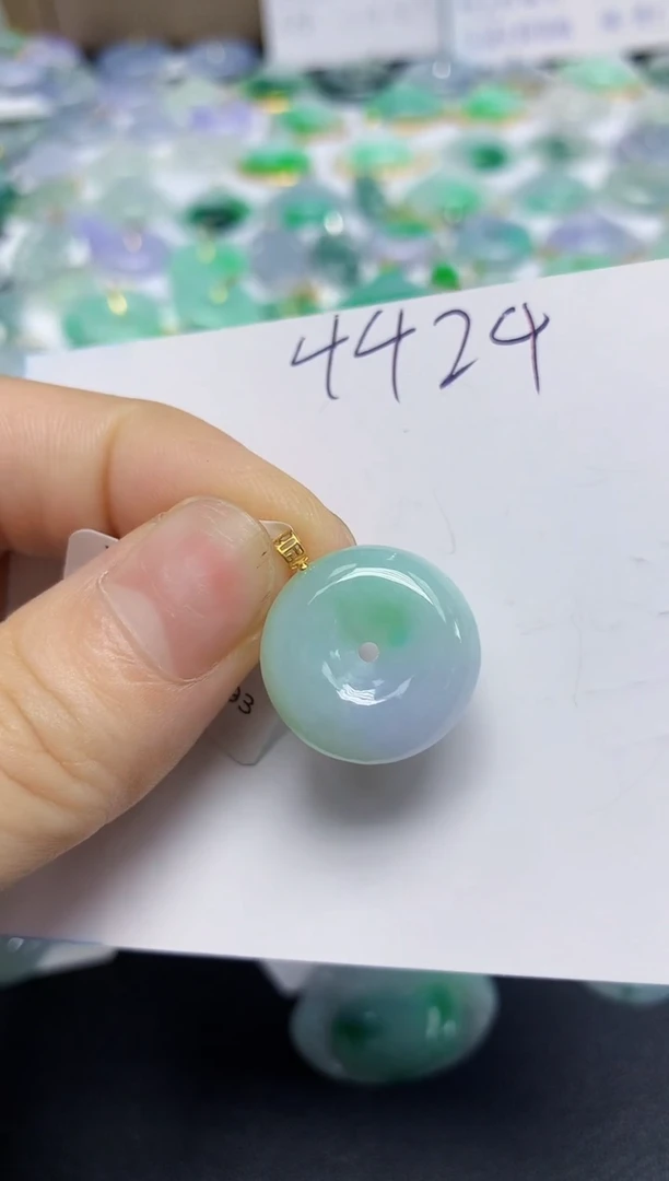 翡翠18K金镶嵌颈饰天然缅甸翡翠A货