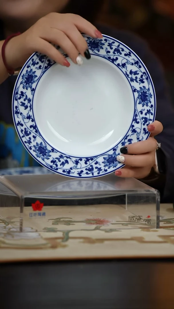 4个微瑕古韵缠枝8英寸汤盘