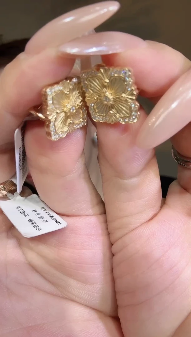 18K金镶嵌贝壳（贝母）耳饰白色布布耳饰