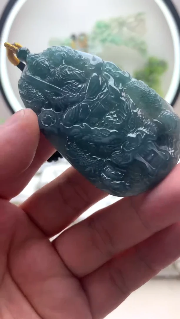 颈饰未镶嵌翡翠虚空藏