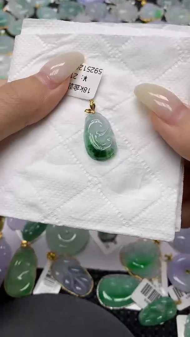 颈饰18K金镶嵌翡翠11111111111