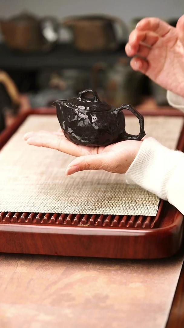 归玉堂冰碛岩重工雕刻磐云望月壶150cc