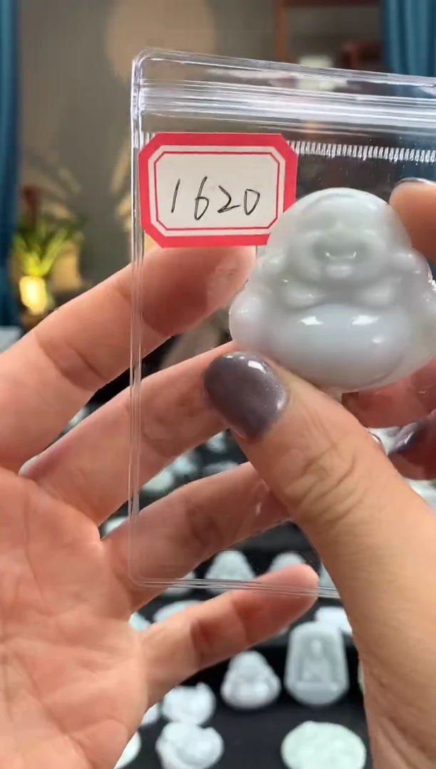 翡翠未镶嵌颈饰佛公1620