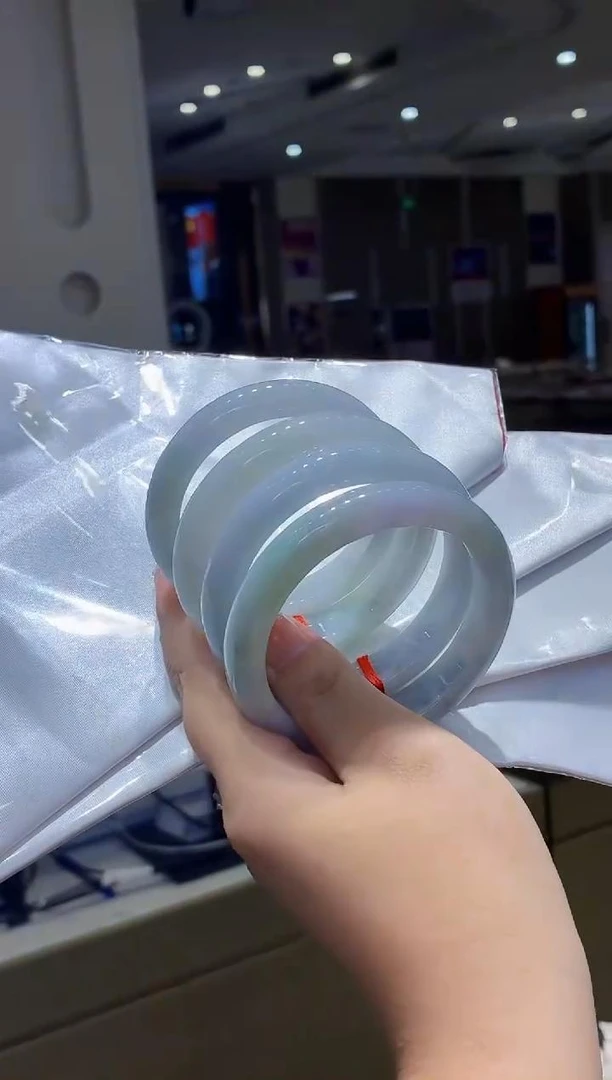 【大李珠宝】翡翠手镯多样性发其一kc---W235