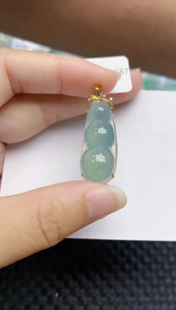 翡翠18K金镶嵌颈饰天然A货翡翠