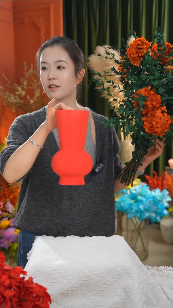 陶瓷花瓶 安可拉红磨砂多瓣花器