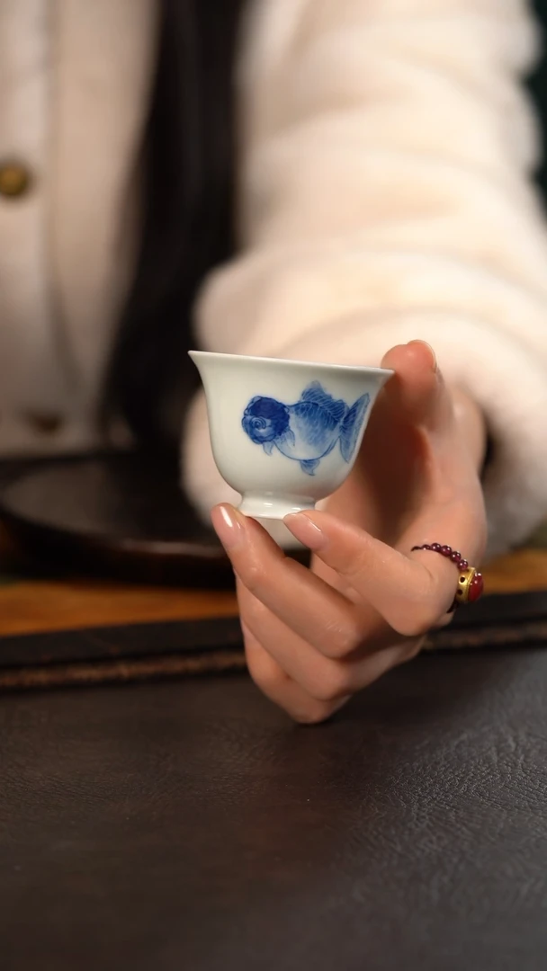 【闪购商品】杯微瑕793HLX陶瓷金鱼高脚杯