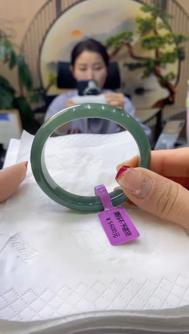 【闪购商品】翡翠手镯未镶嵌99903135