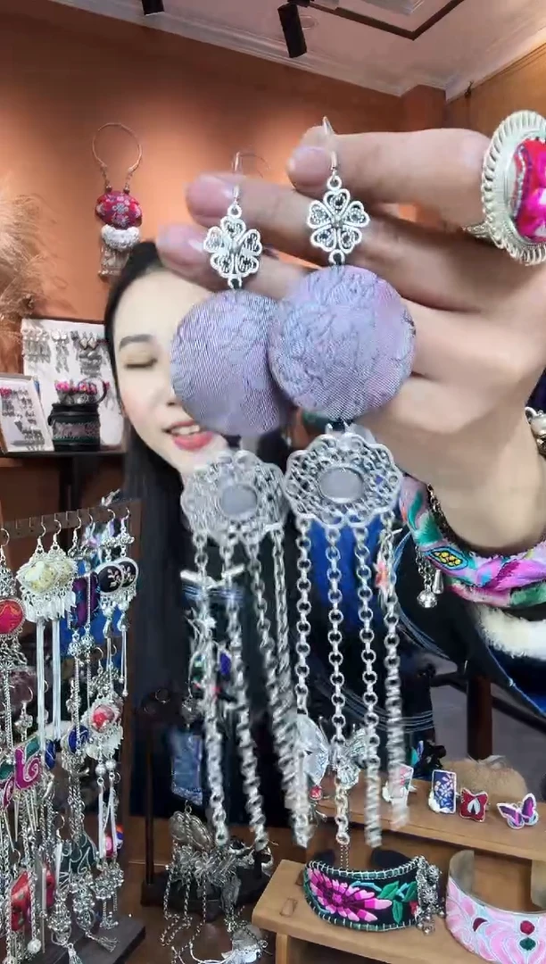 【闪购商品】刺绣纯手工民族风耳环