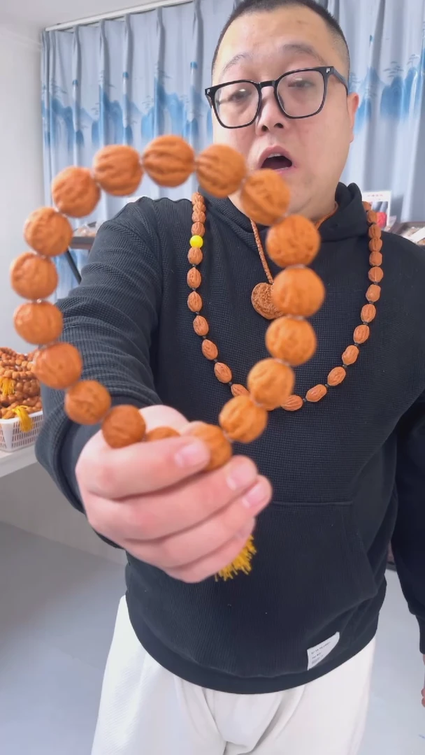 【闪购商品】文玩核桃把件京八棱大手持