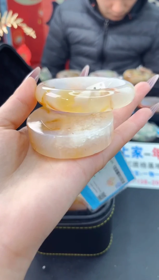 【闪购商品】石英质玉手镯未镶嵌赠送镯心（58圈口）