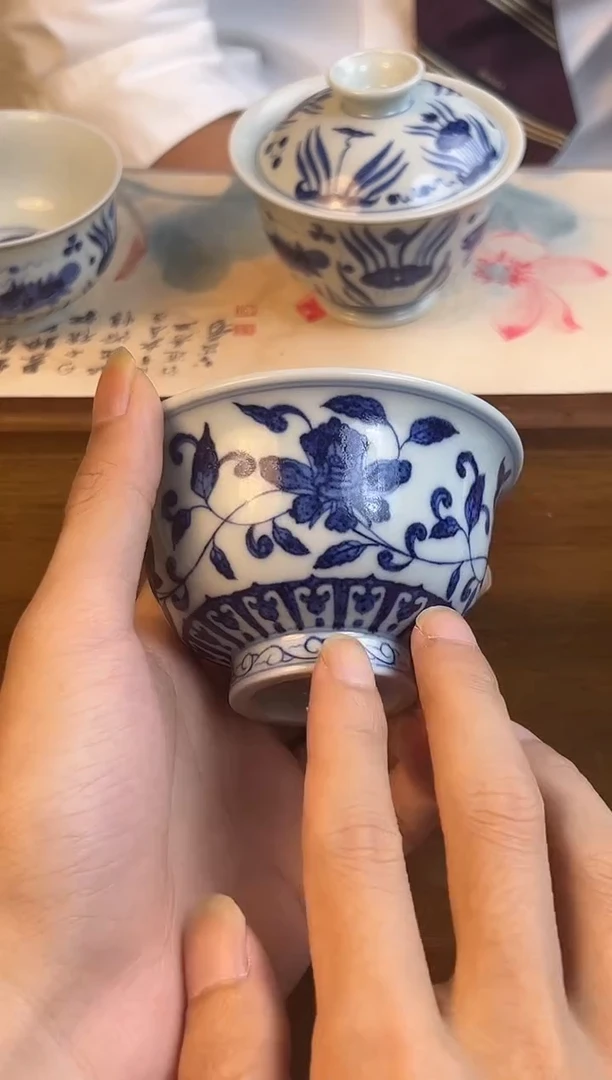 问青坊纯手工手绘青花缠枝花卉柴窑压手杯