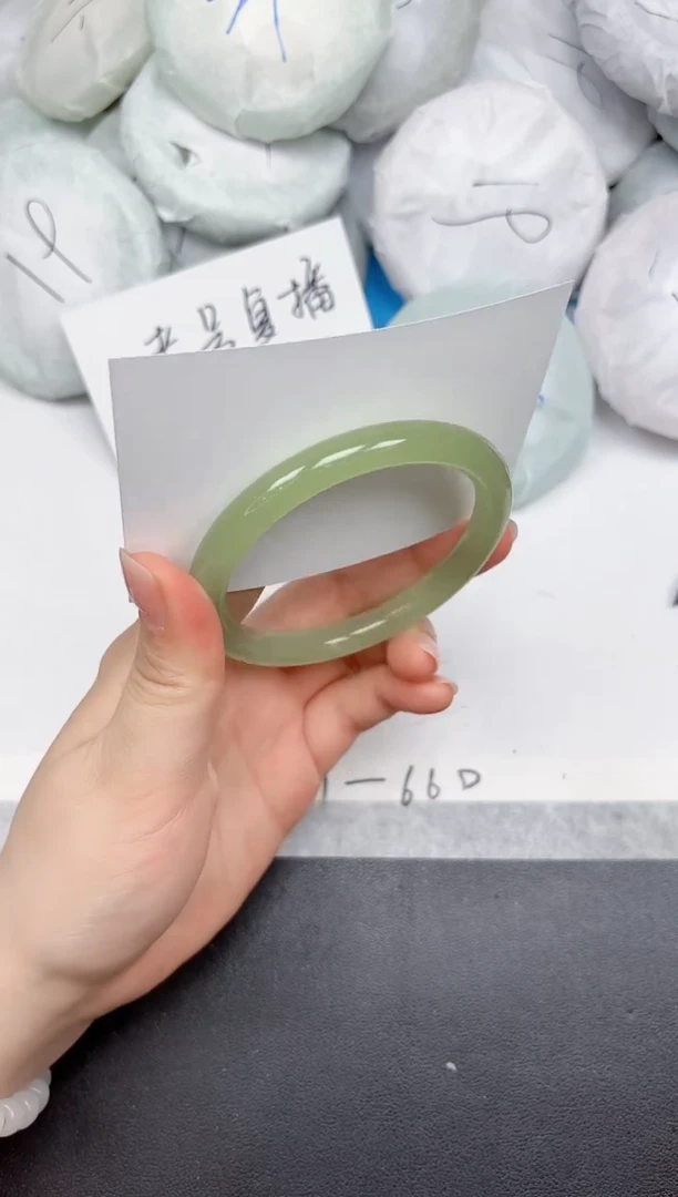 未镶嵌手镯石英质玉A262/57.2