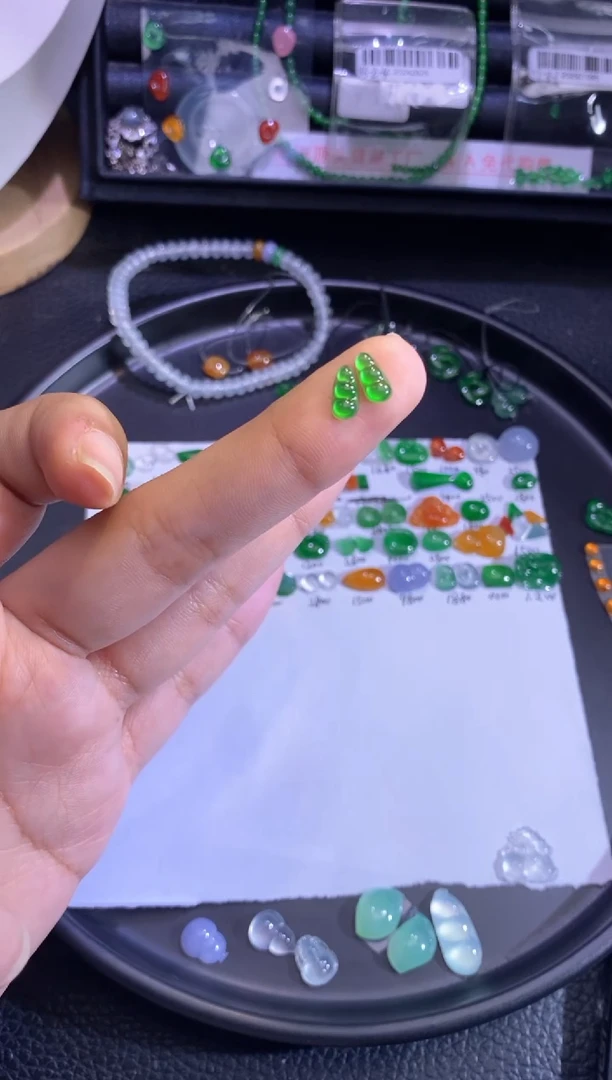 未镶嵌挂件翡翠豆子