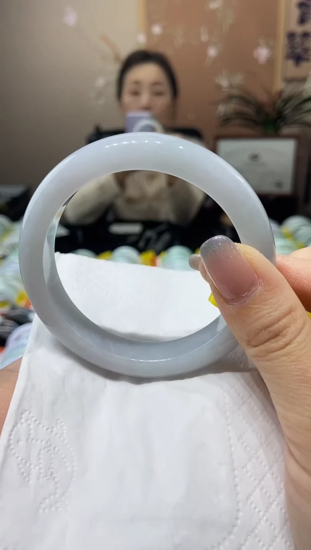 【闪购商品】翡翠手镯未镶嵌58.4圈口