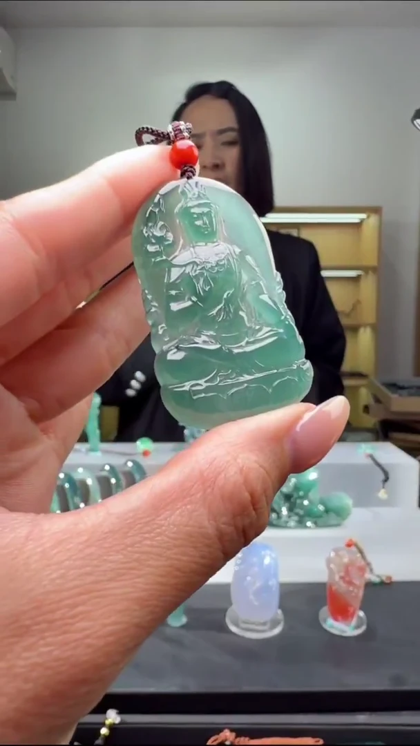 吊坠(不含链)未镶嵌翡翠观音