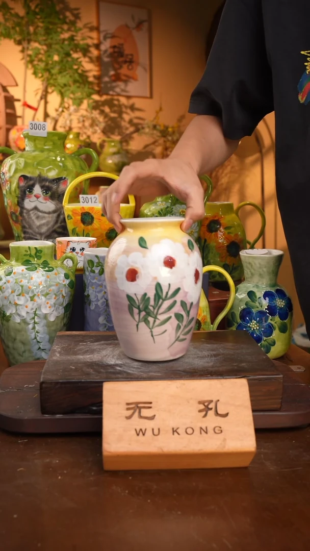 摆件3-163口径7高度19 1-2误差手工手绘有些许色差 完美慎拍