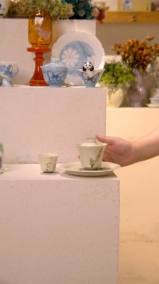 盖碗+壶承+茶杯*2 哈哈哈哈哈