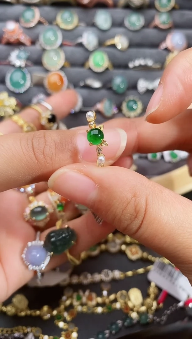 【闪购商品】翡翠戒指银S925镶嵌瑞丽市颜玉珠宝