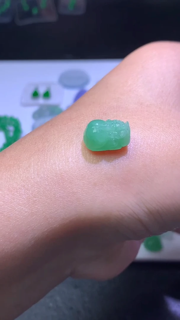 未镶嵌定制翡翠毛货